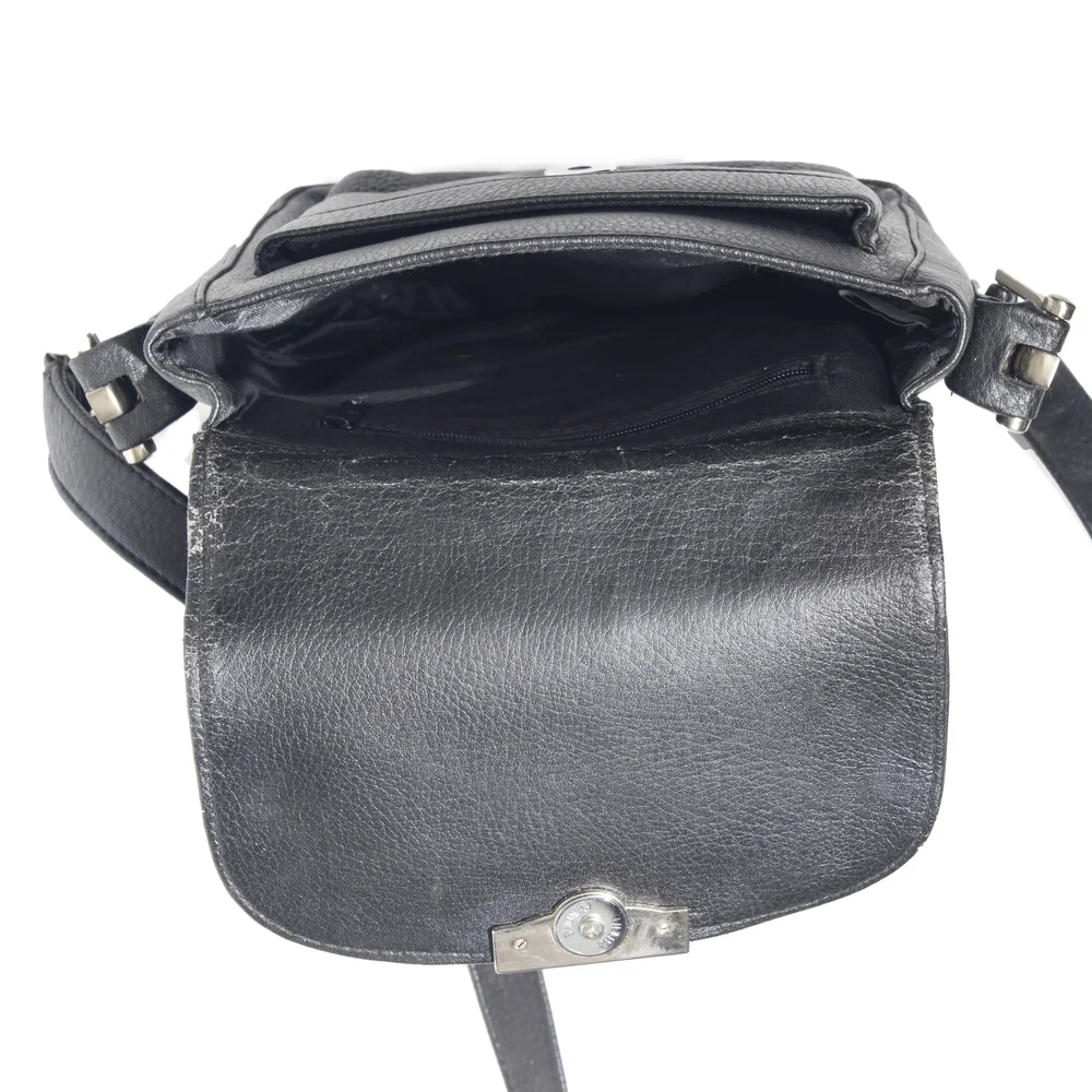 Elegant Black Leather Messenger Bag